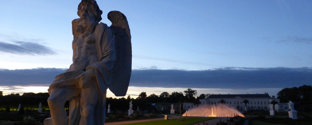 Schloss Herrenhausen in Hannover bei Nacht